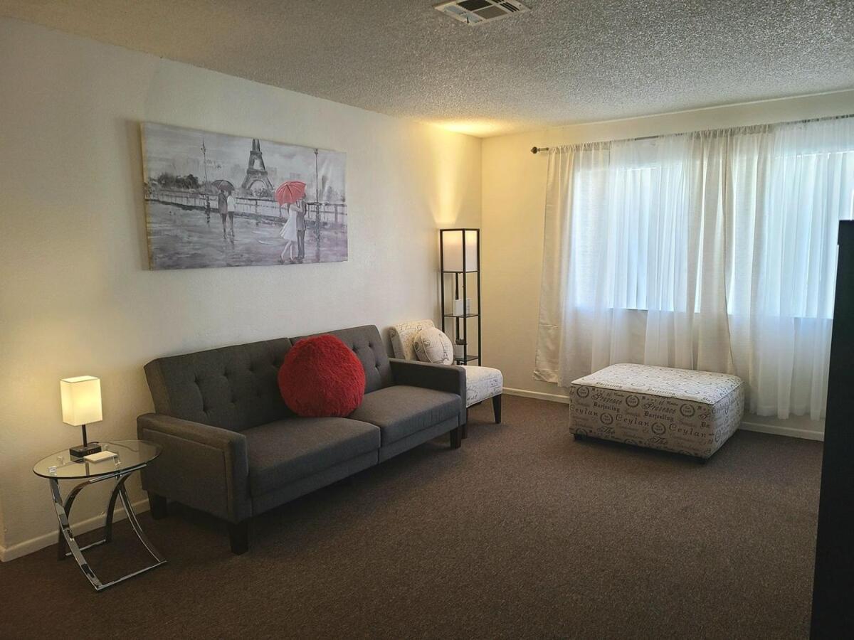 2 Bed 2 Bath Downtown Vegas Near The Strip