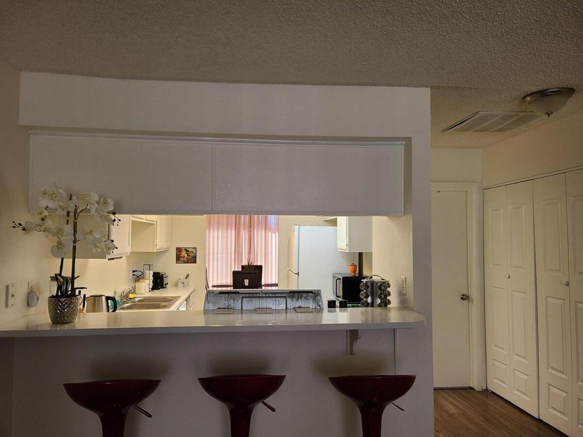 2 Bed 2 Bath Downtown Vegas Near The Strip Apartment