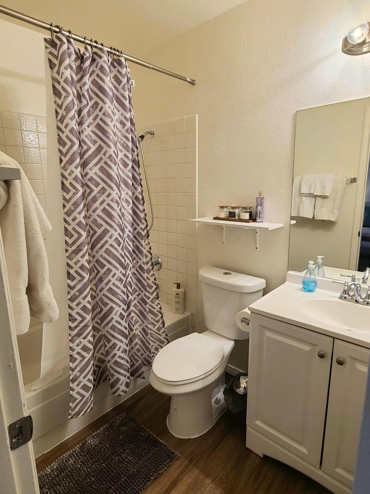 2 Bed 2 Bath Downtown Vegas Near The Strip