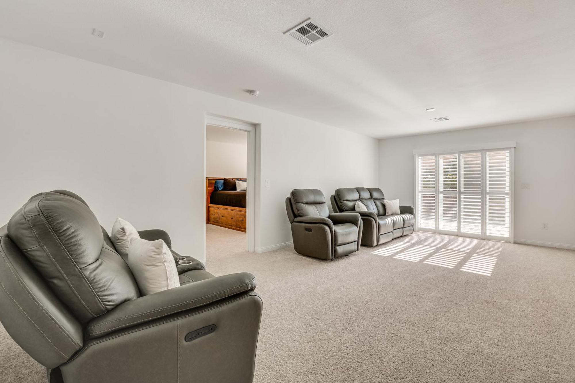 10 Mi To The Strip Spacious Extended Vegas Stay!
