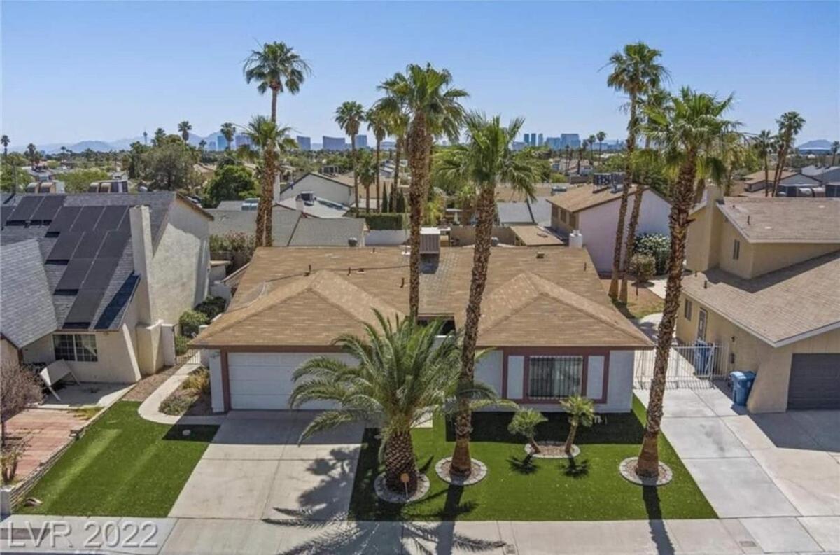 Luxury 4br Vegas Retreat With Pool 10 Mins To Strip Holiday home Las Vegas