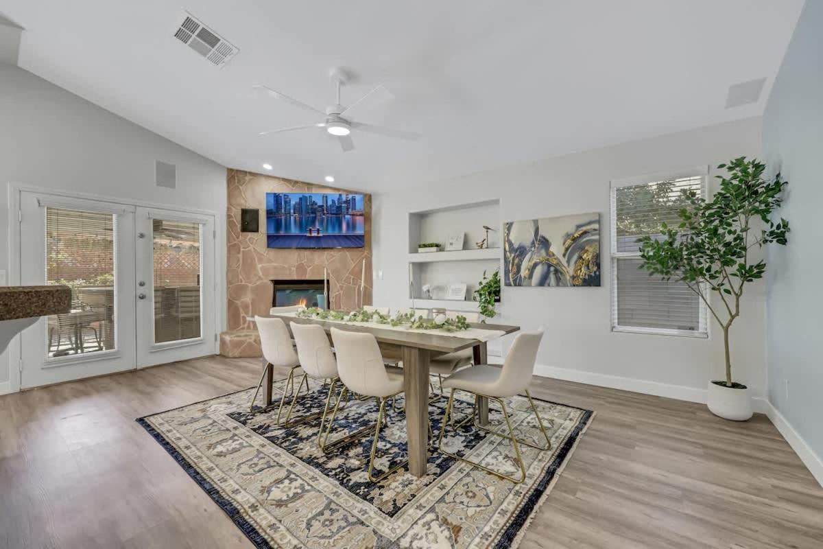 Newly Remodel 4br With Gameroom And Free Heated Great For Family Las Vegas