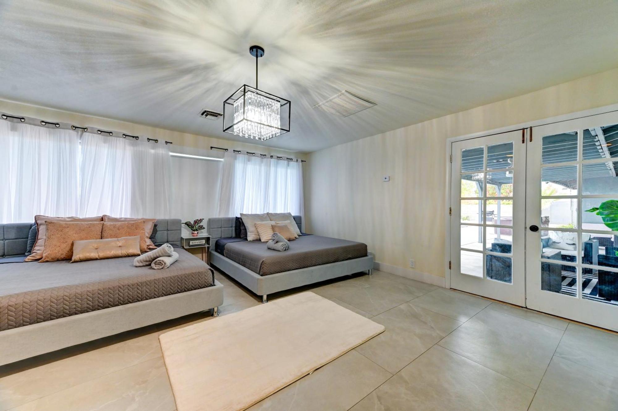 Paradise-luxury 5bd Retreat Perfect For Groups & Families Las Vegas