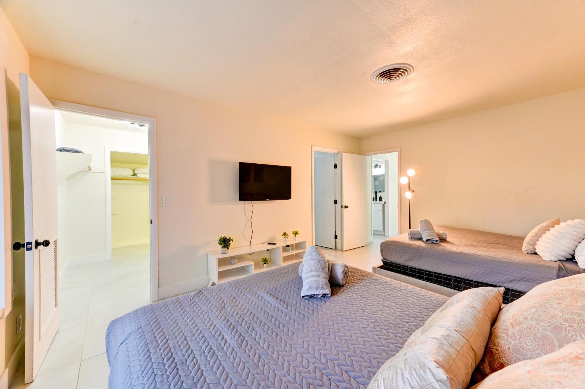 Villa Paradise-luxury 5bd Retreat Perfect For Groups & Families *