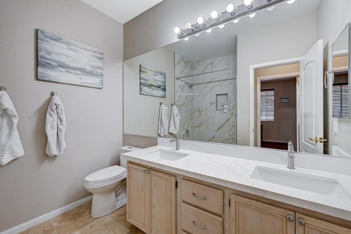 Gorgeous Townhome In Summerlin