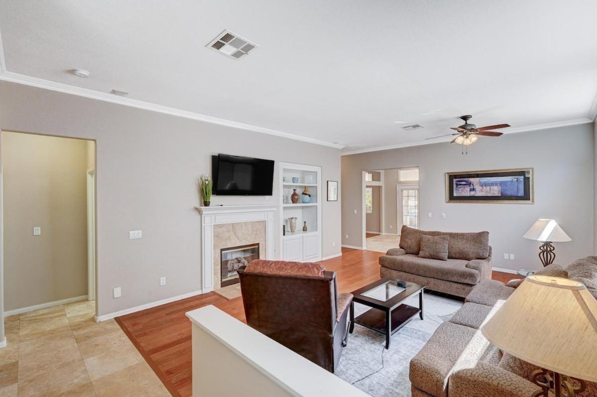Gorgeous Townhome In Summerlin Holiday home *