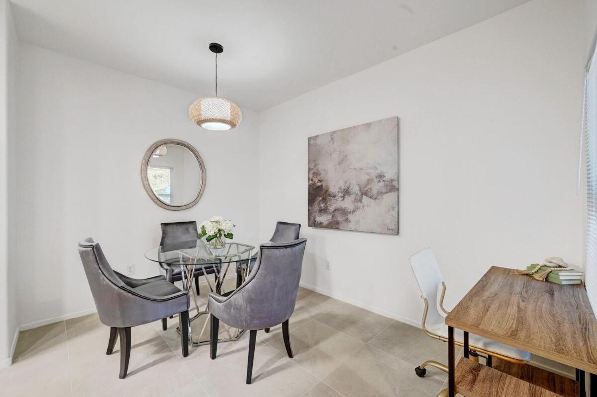Stylish Southwest Apartment