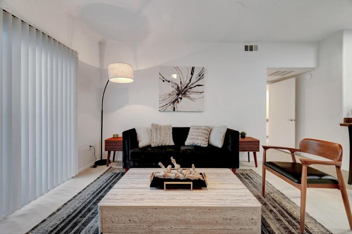 Stylish Southwest Apartment