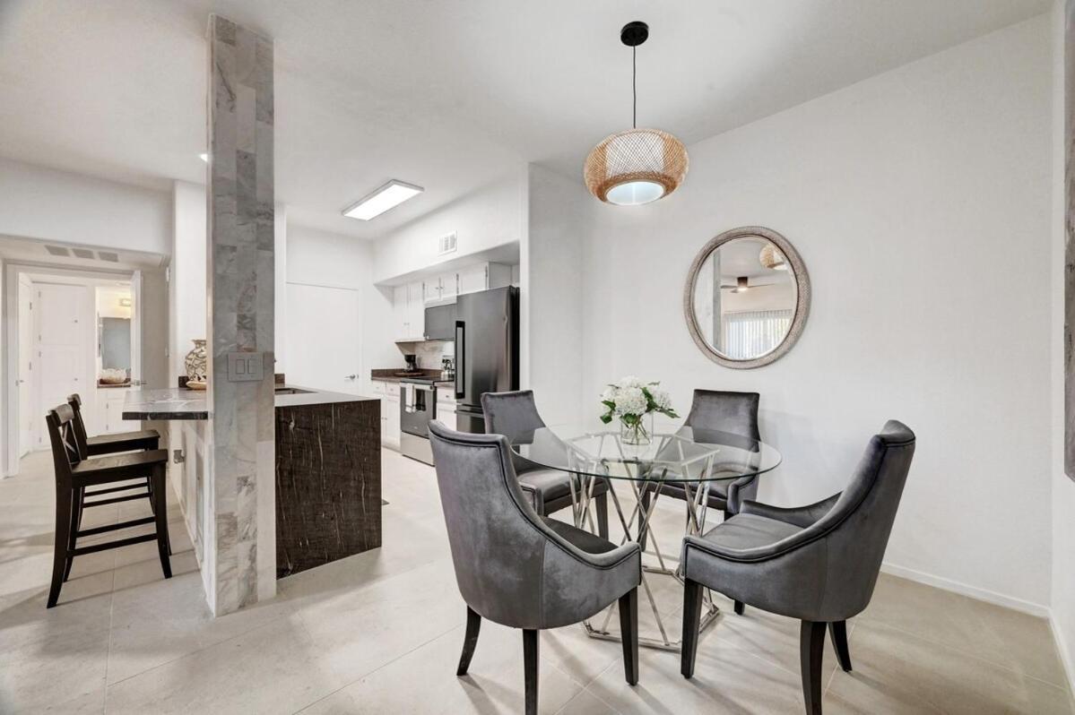 Stylish Southwest Apartment Las Vegas