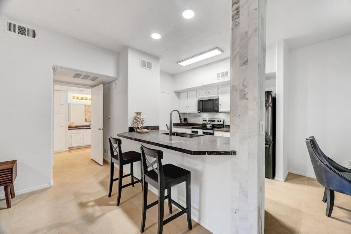 Stylish Southwest Apartment