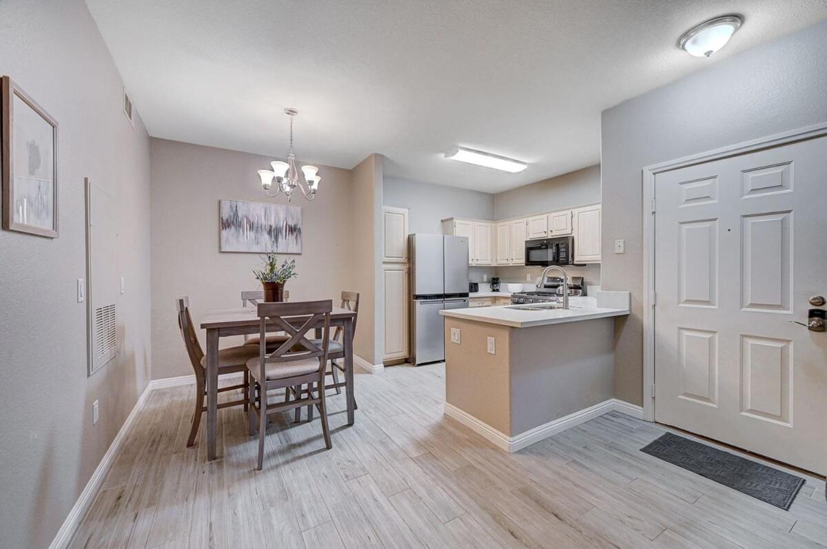 Inviting 1br 1ba Open Floor Plan Las Vegas