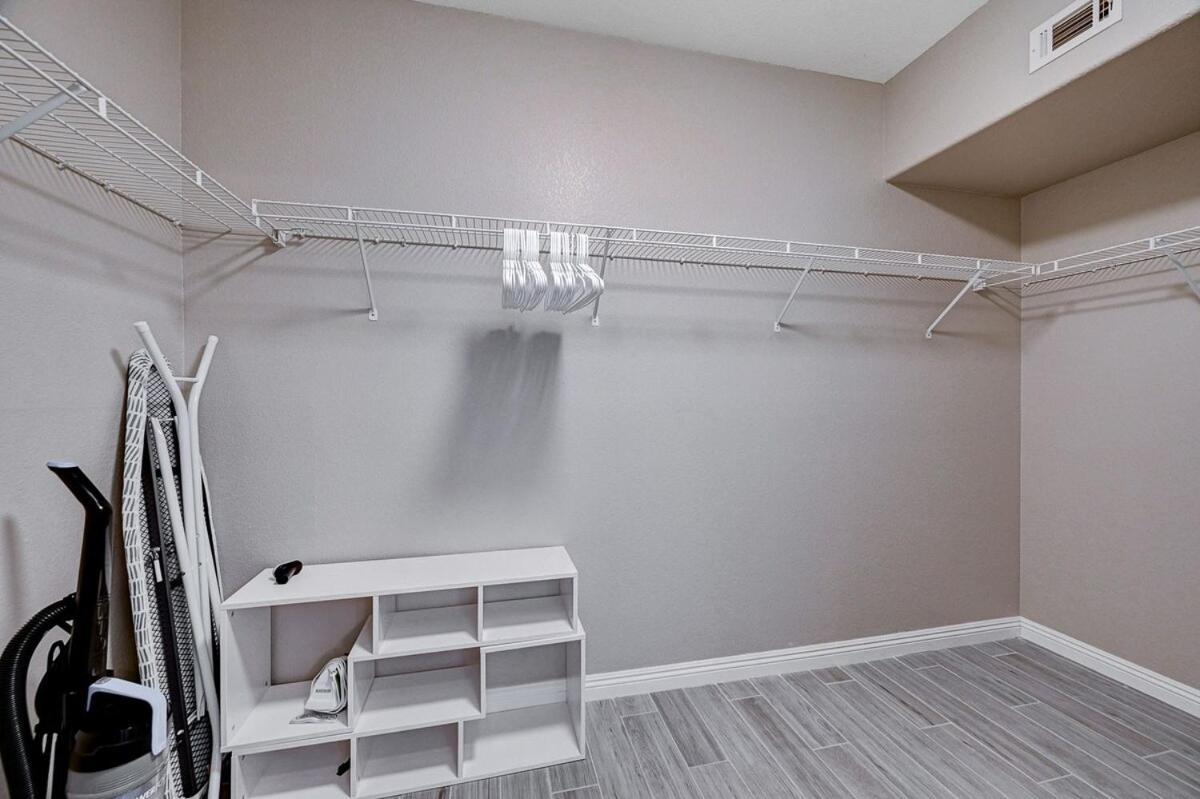Inviting 1br 1ba Open Floor Plan