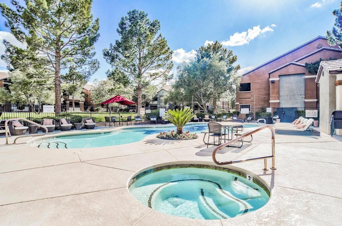 Upgraded Vegas Condo- 15 Minutes From Strip * Las Vegas