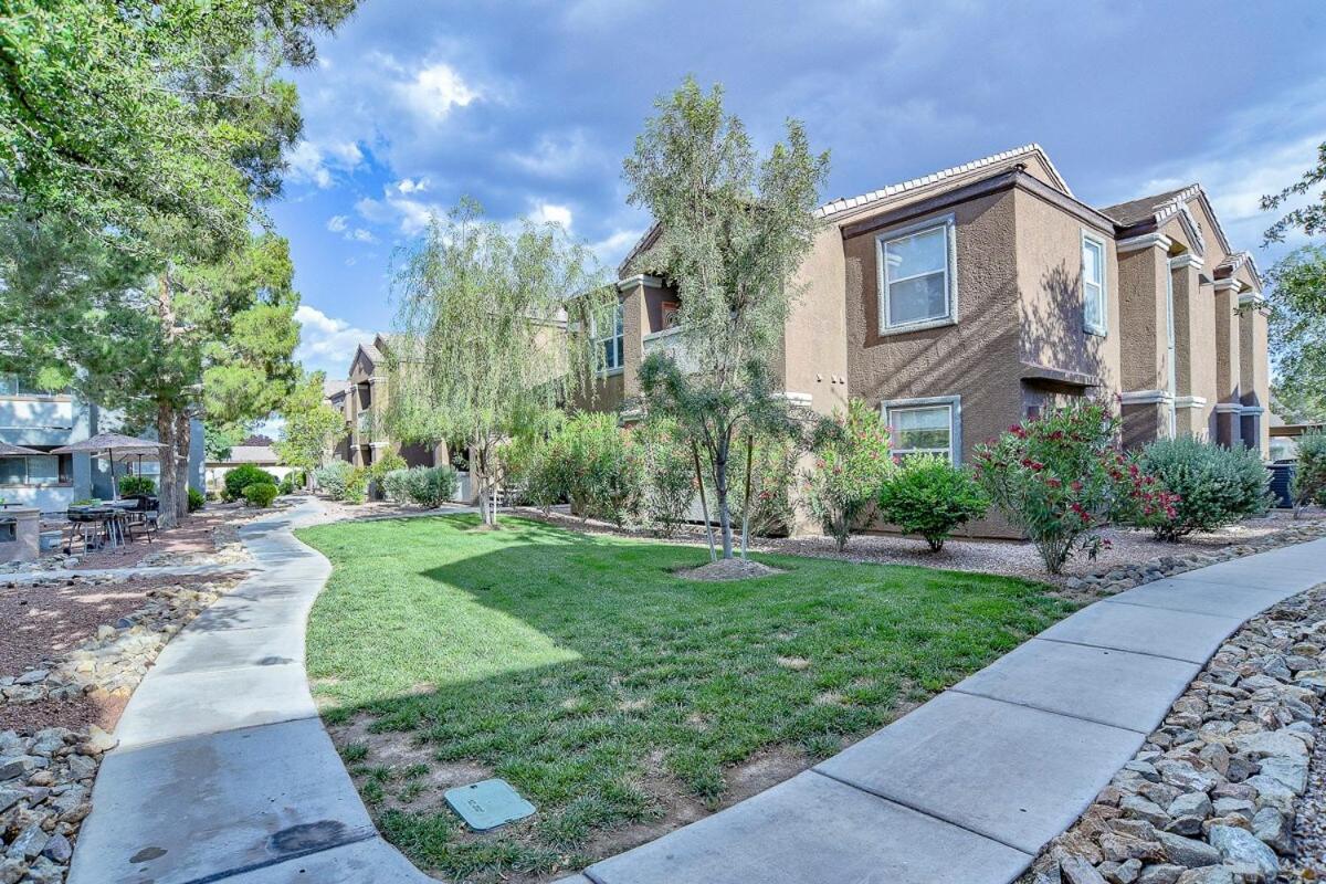 Upgraded Vegas Condo- 15 Minutes From Strip