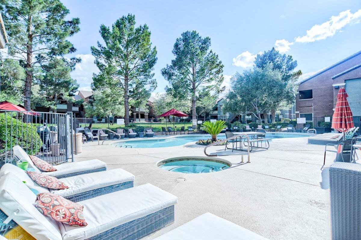 Upgraded Vegas Condo- 15 Minutes From Strip * Las Vegas