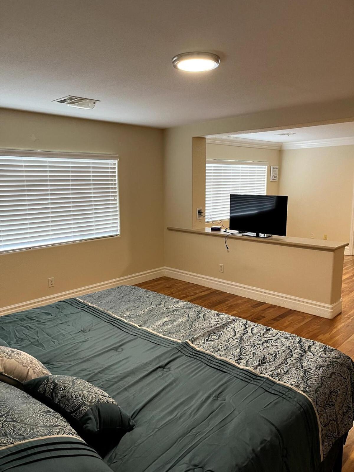 Spacious In The Southwest Holiday home