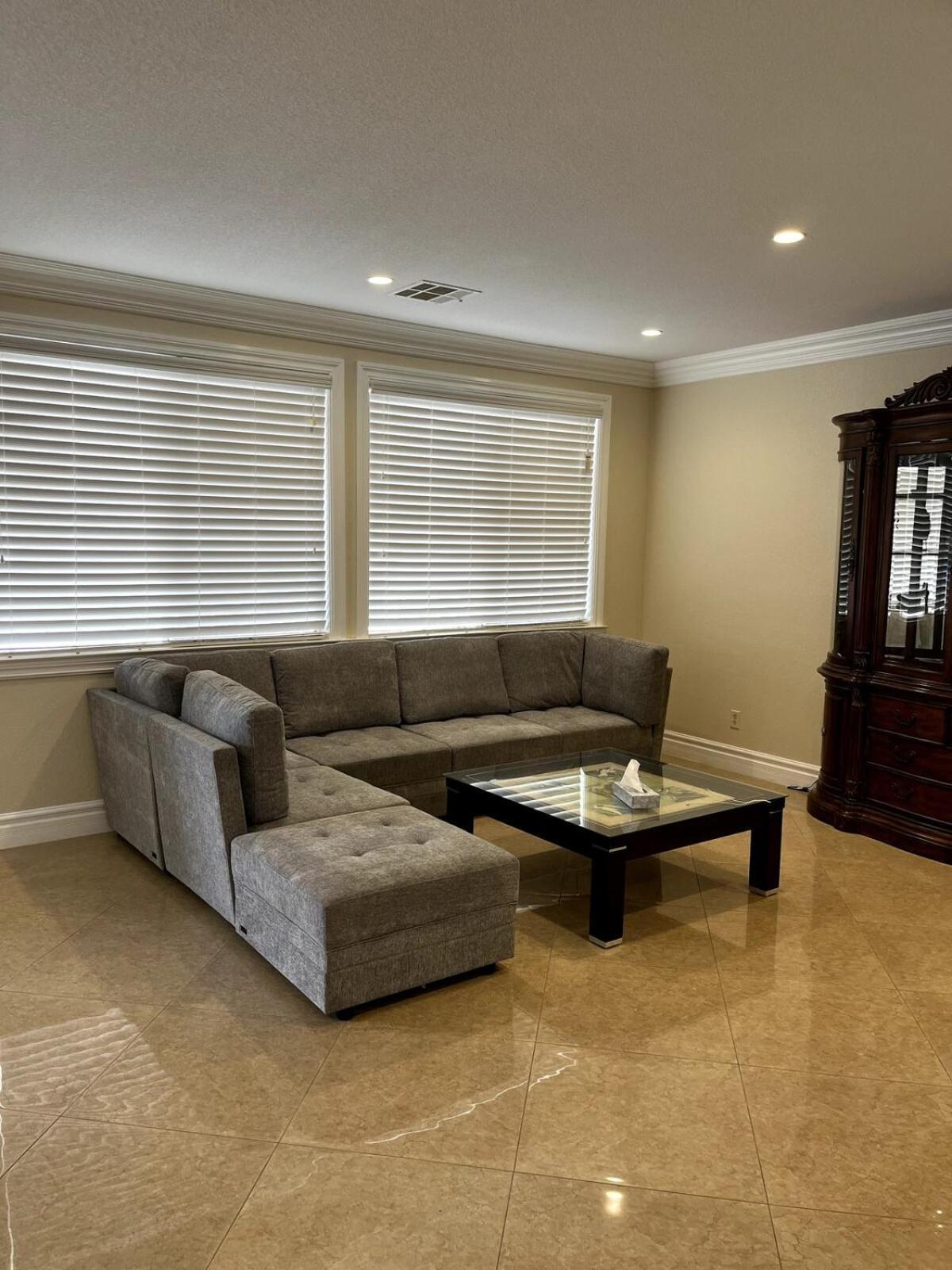 Spacious In The Southwest Holiday home Las Vegas