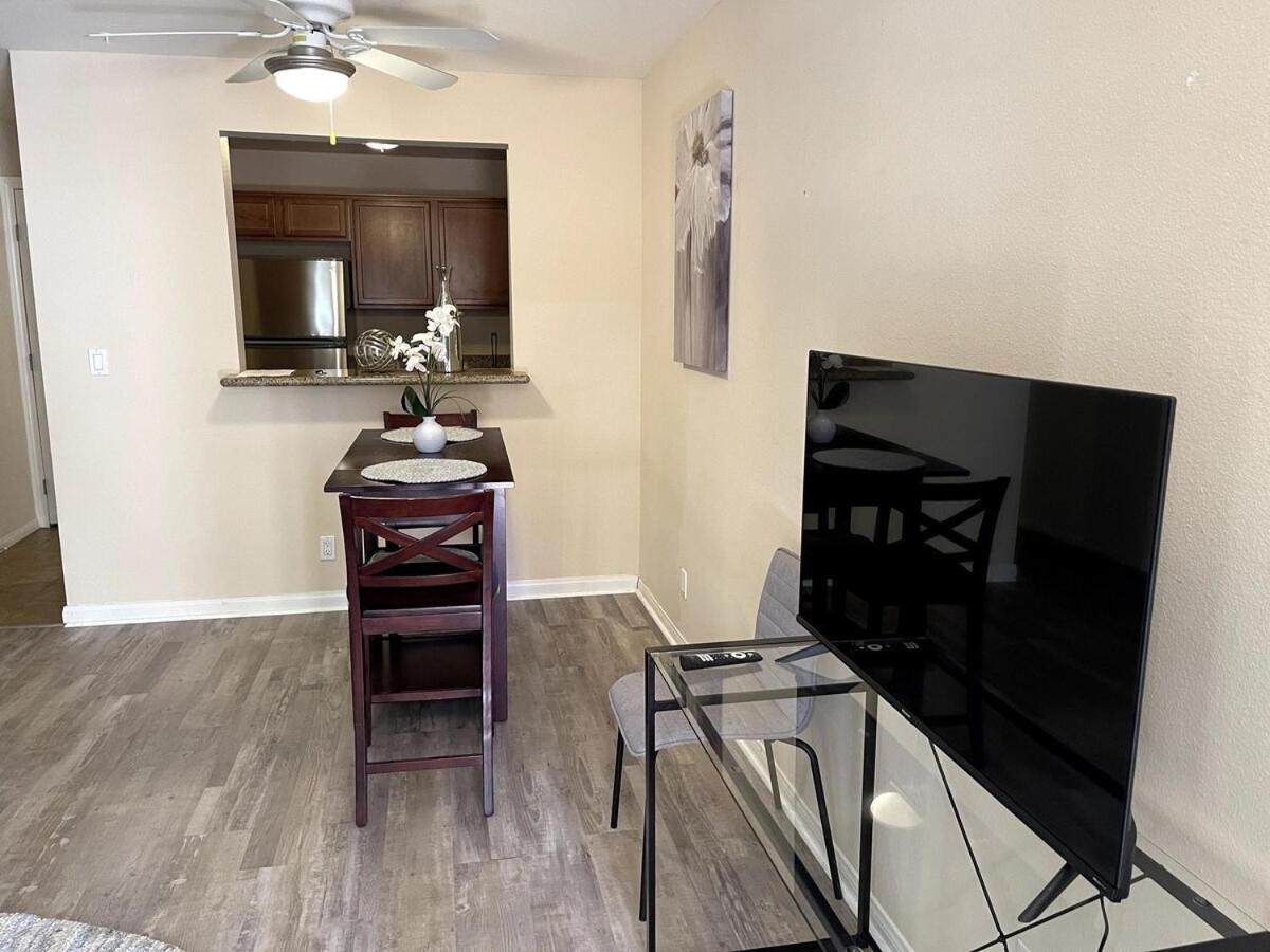 Cozy In Summerlin Apartment *