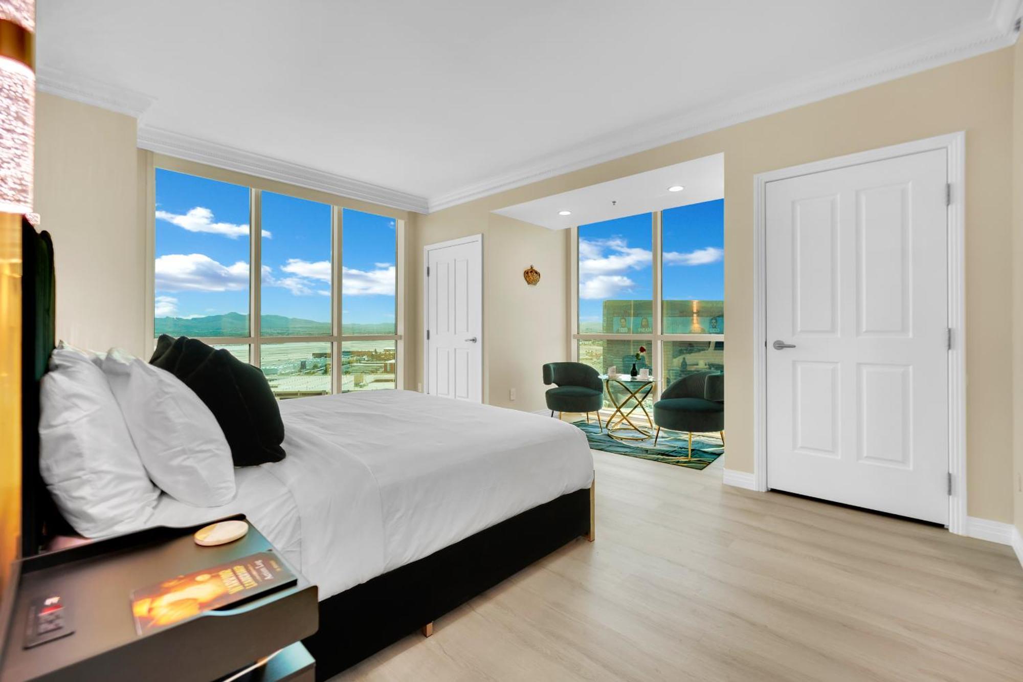 Holiday home Skyline Serenity-strip Pool F1 View-no Fee *