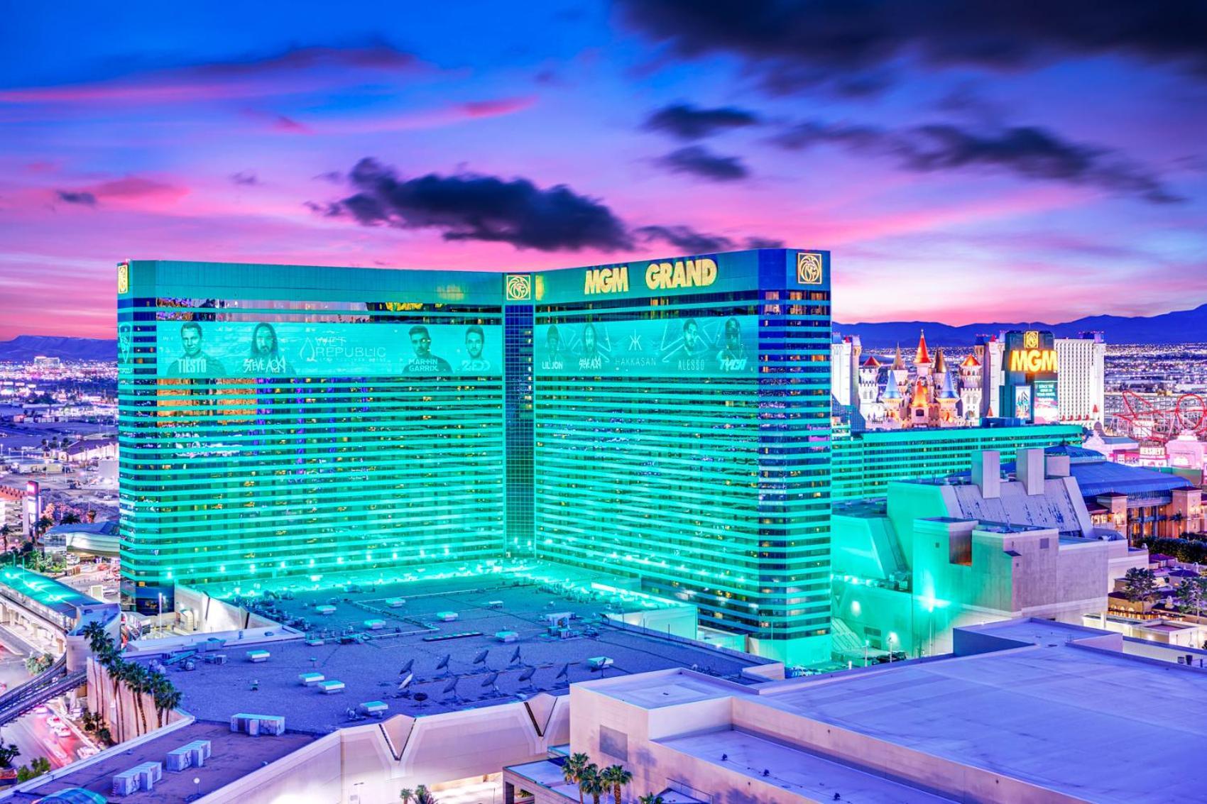 Skyline Serenity-strip Pool F1 View-no Fee * Las Vegas