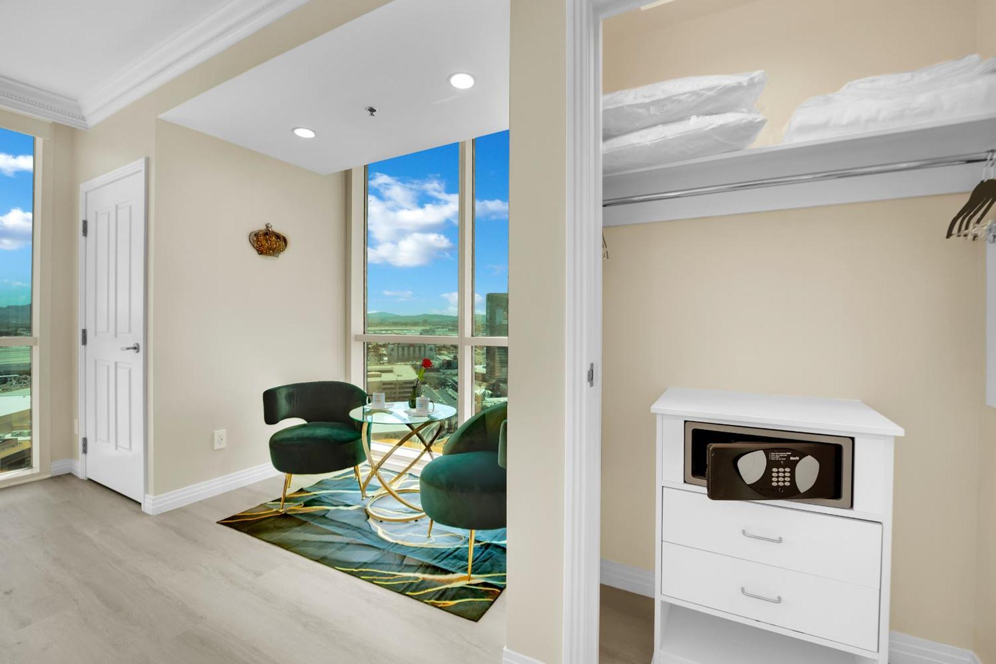 Holiday home Skyline Serenity-strip Pool F1 View-no Fee