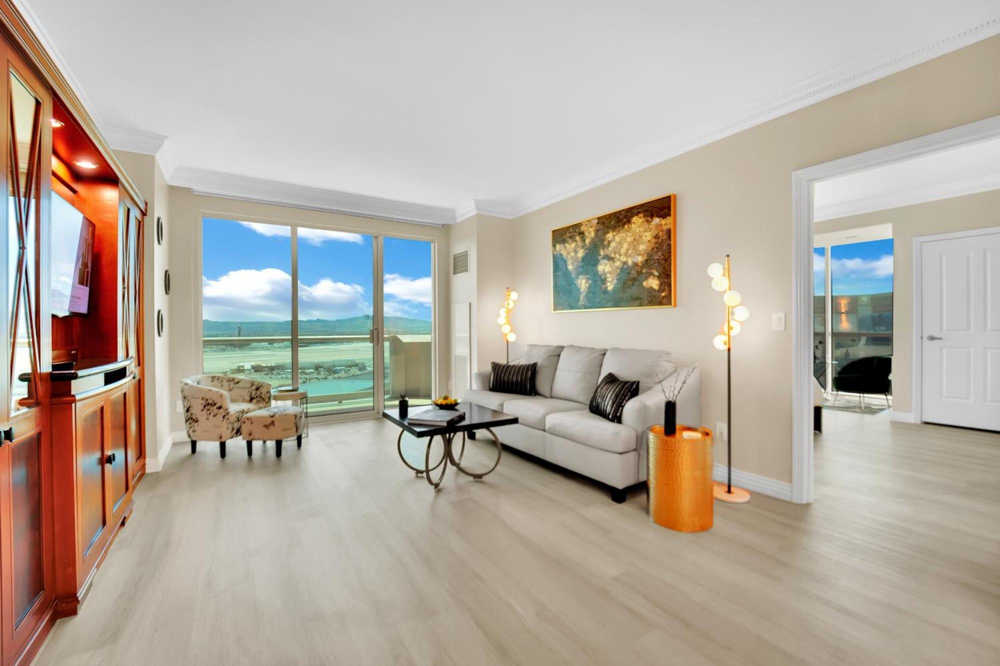 Skyline Serenity-strip Pool F1 View-no Fee Holiday home *