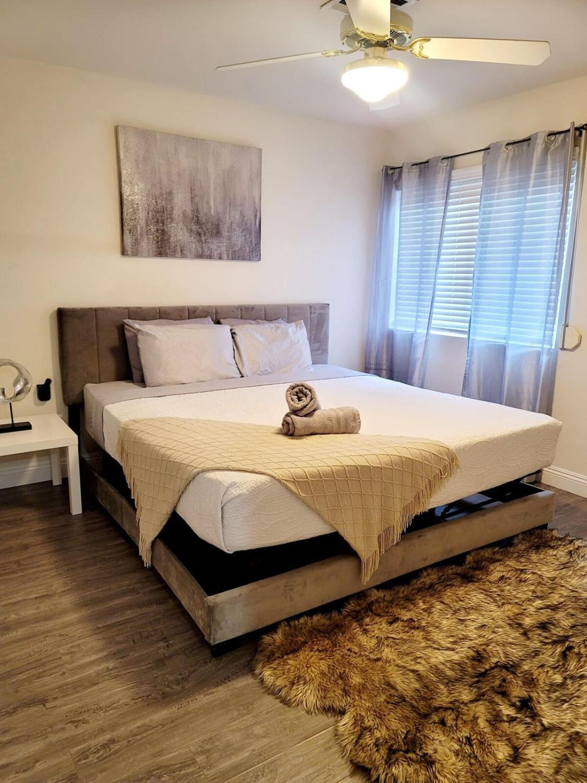 Holiday home Treasure Bay-3br Pool & Hot Tub Oasis Near T Strip Las Vegas