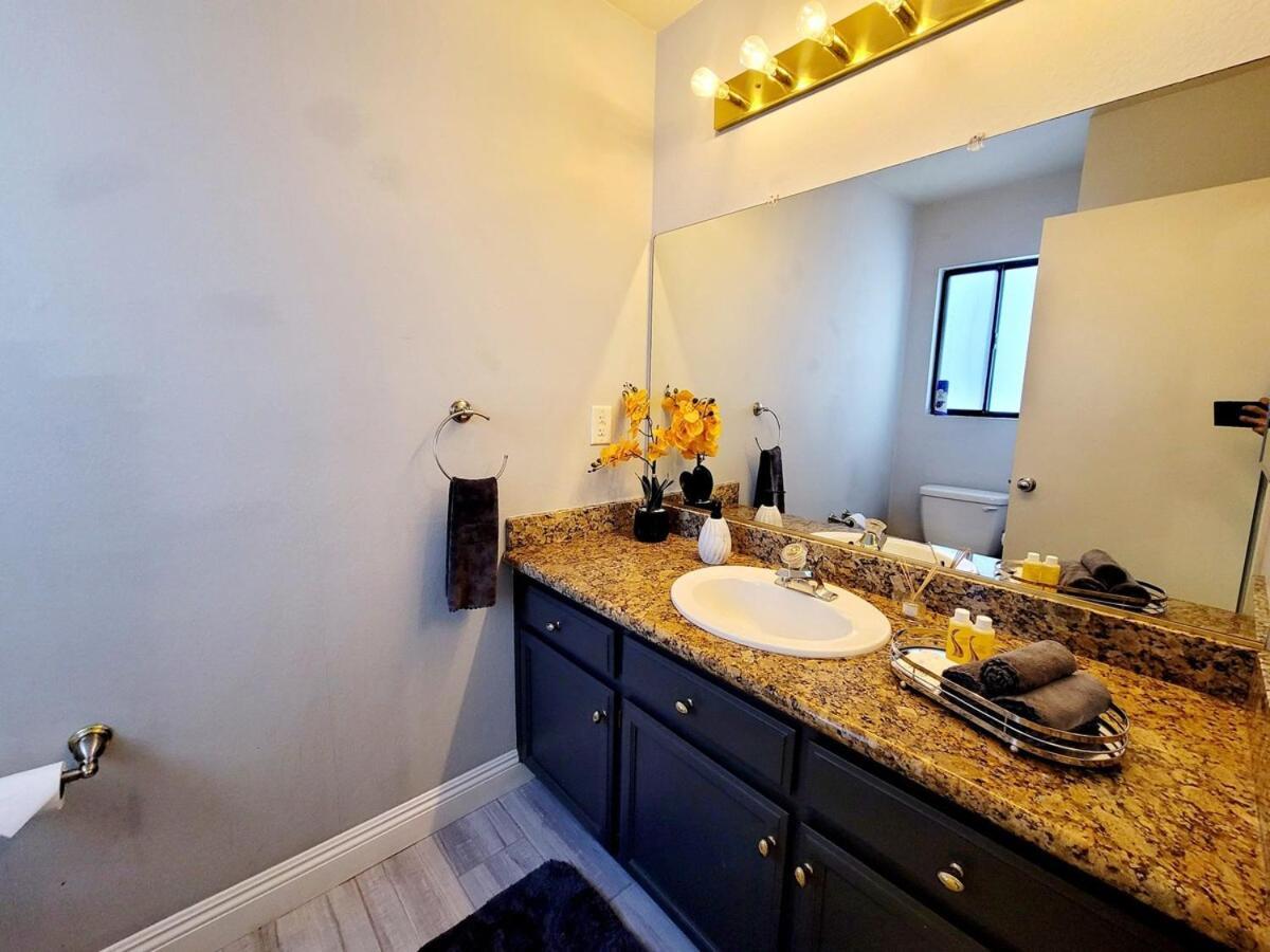 Treasure Bay-3br Pool & Hot Tub Oasis Near T Strip Holiday home *