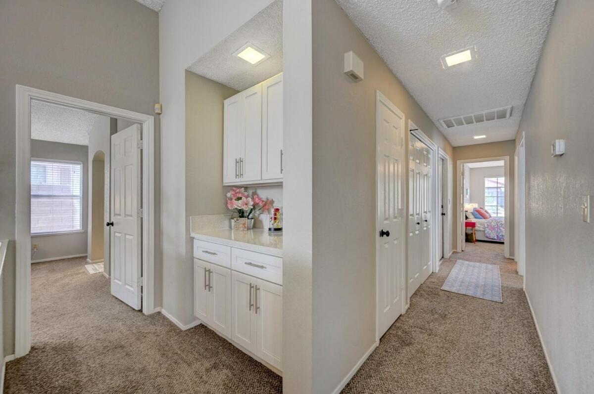 Modern 3 Bedroom In Summerlin Holiday home