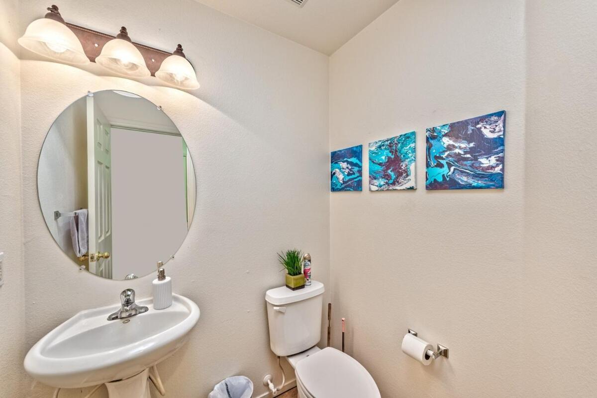 Holiday home Rose Modern 3bd, W Everything Need