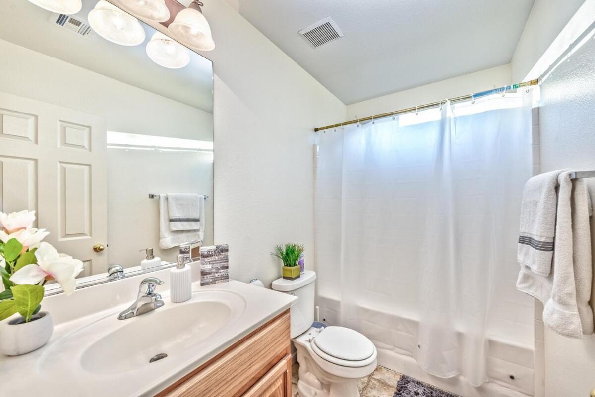 Rose Modern 3bd, W Everything Need *