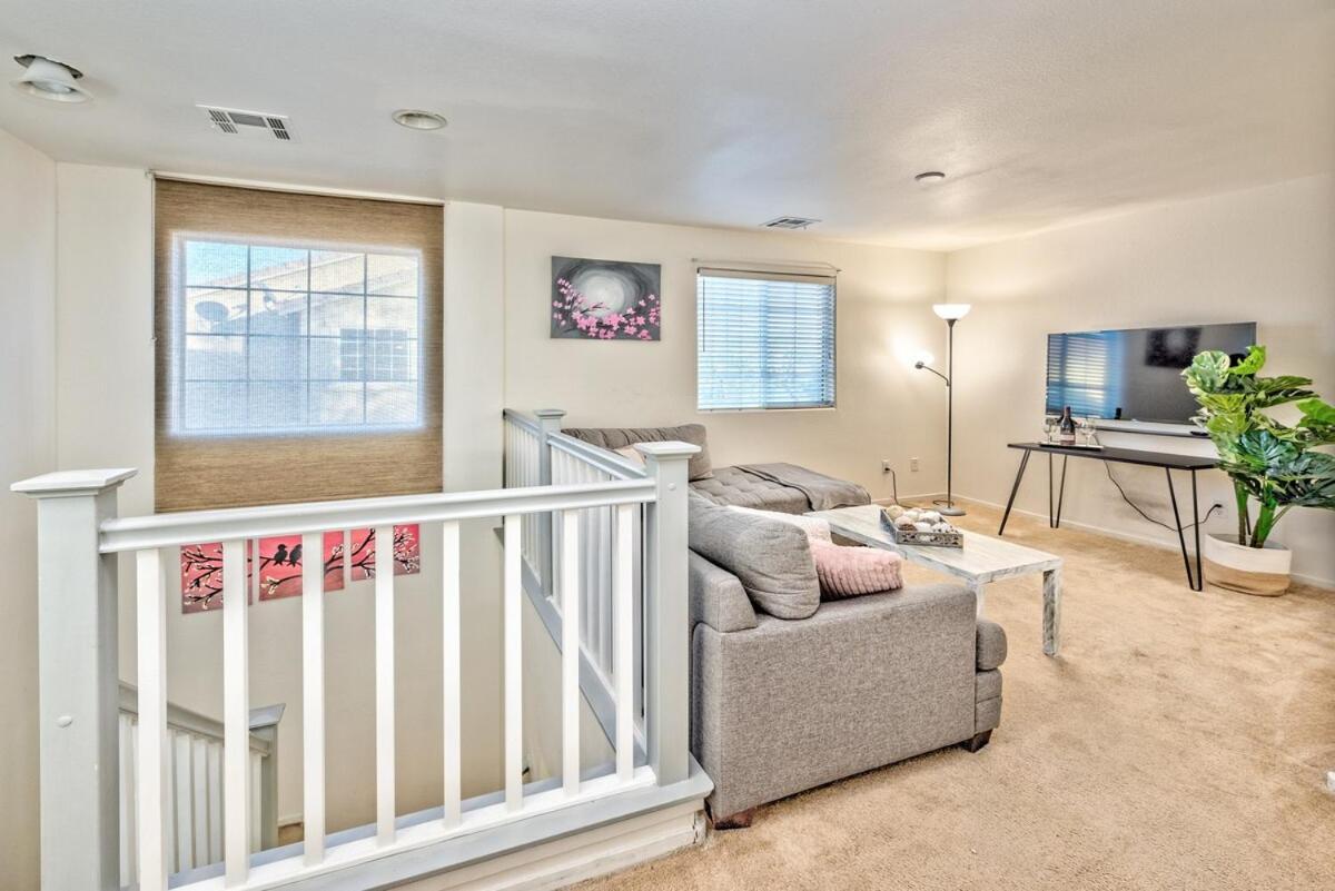 Holiday home Rose Modern 3bd, W Everything Need *