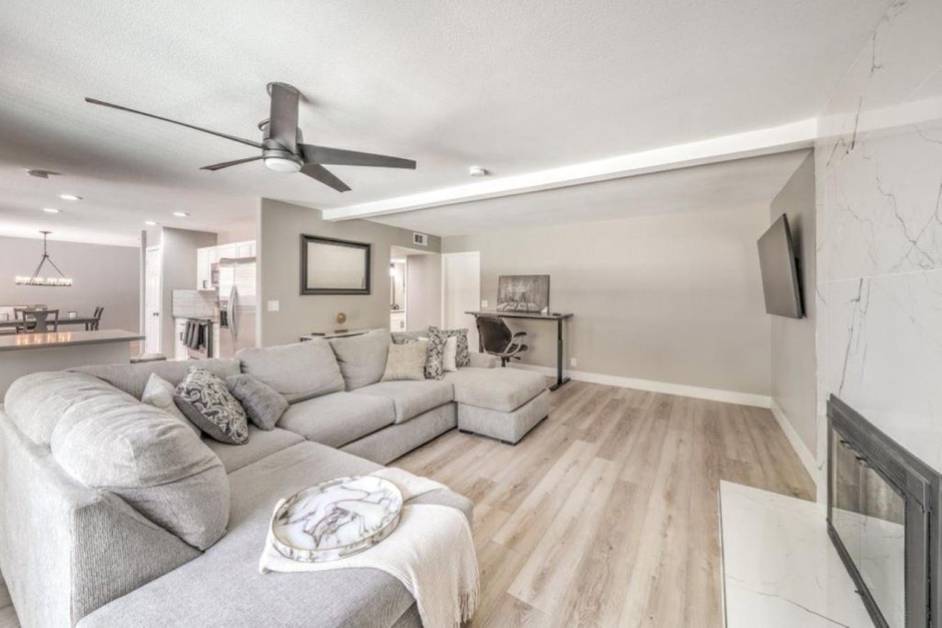 Stunning With Pool Very Spacious Upgrades Holiday home *