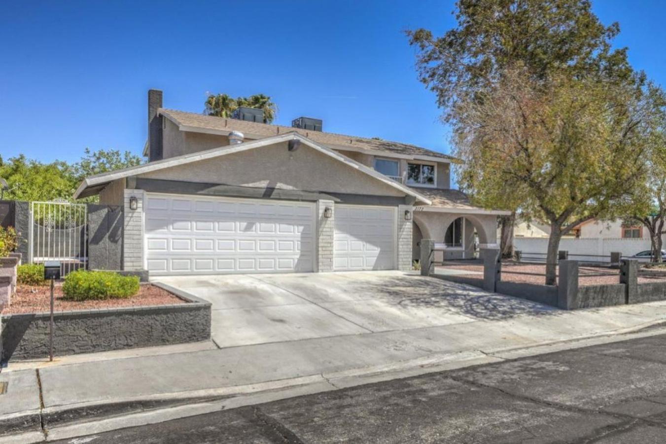 Stunning With Pool Very Spacious Upgrades Holiday home Las Vegas