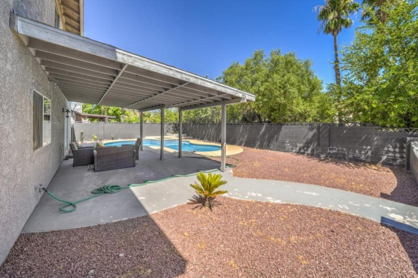 Stunning With Pool Very Spacious Upgrades Holiday home *