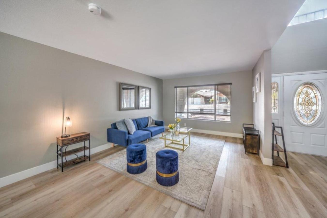 Stunning With Pool Very Spacious Upgrades *