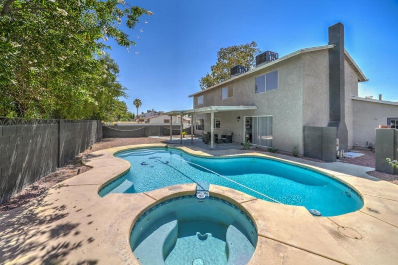 Stunning With Pool Very Spacious Upgrades Las Vegas