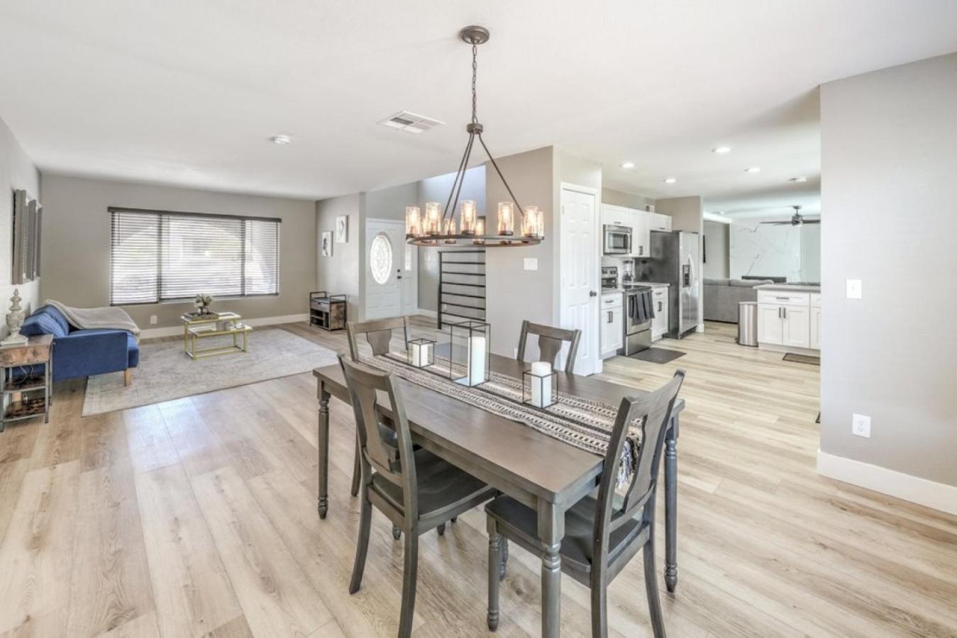Stunning With Pool Very Spacious Upgrades