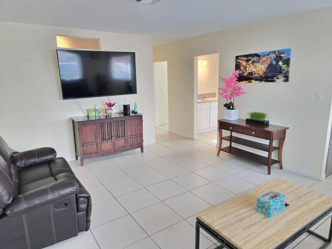 376 Modern Sleeps 6 *
