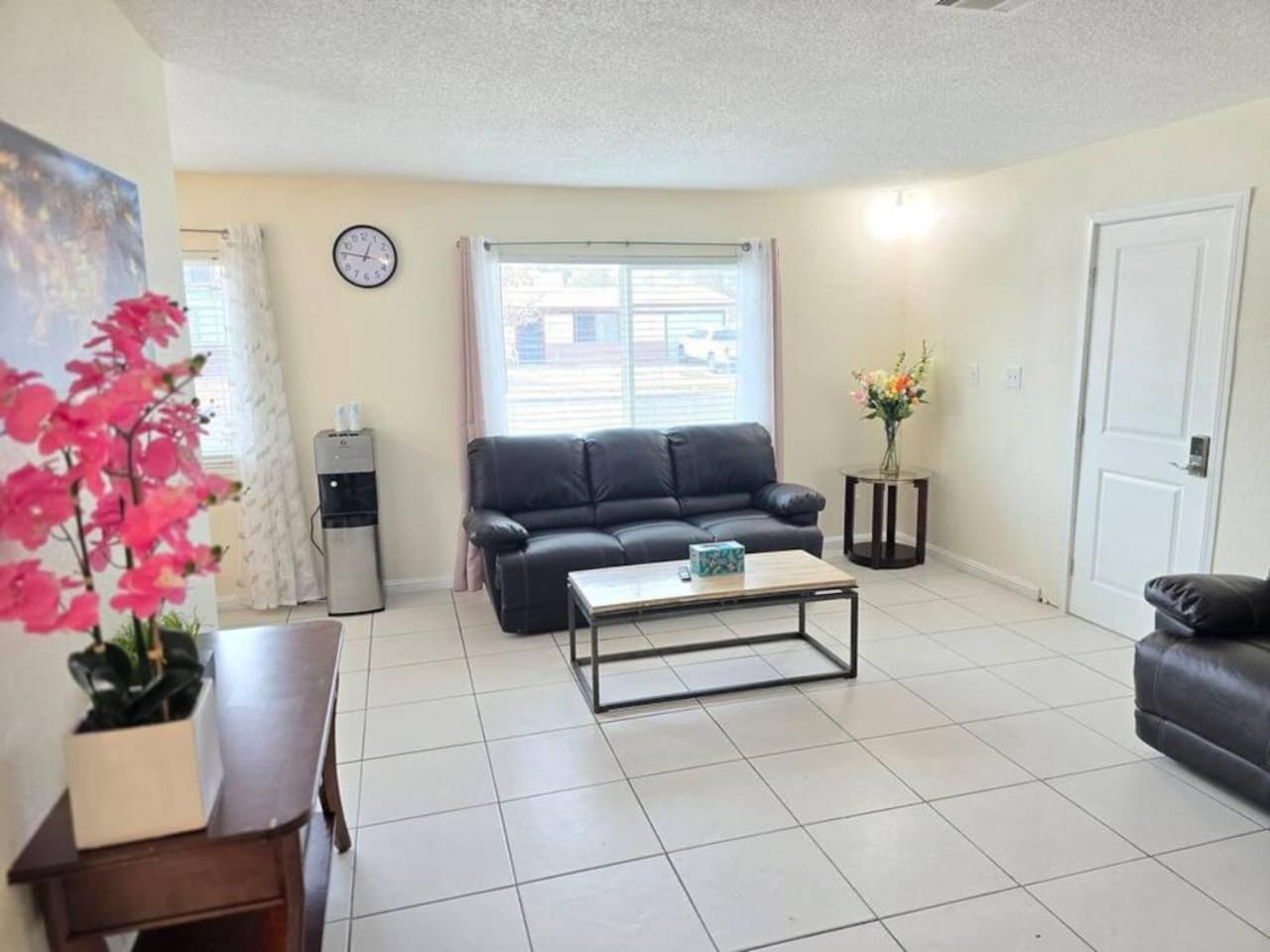 376 Modern Sleeps 6 *