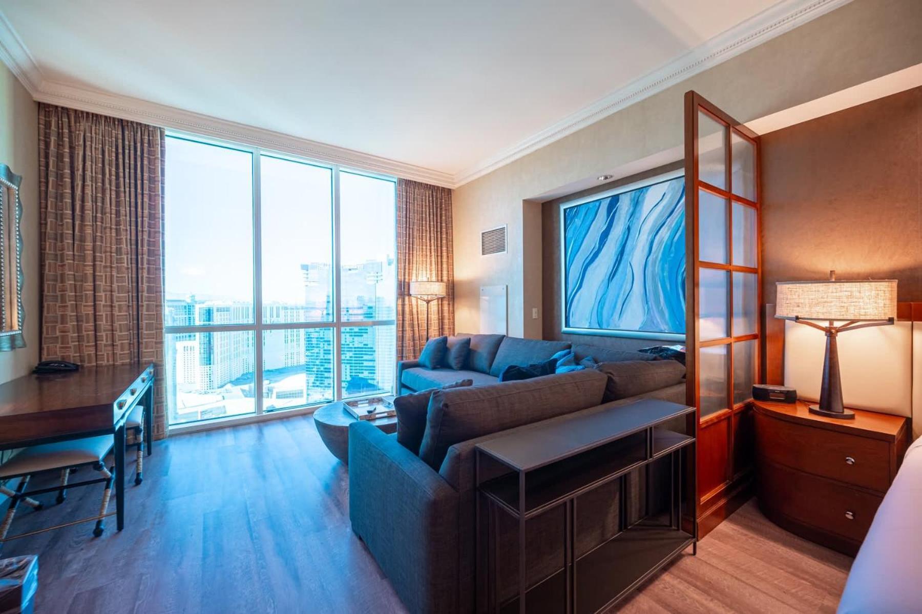 High Floor Strip View Suite& No Fee& Free Valet *