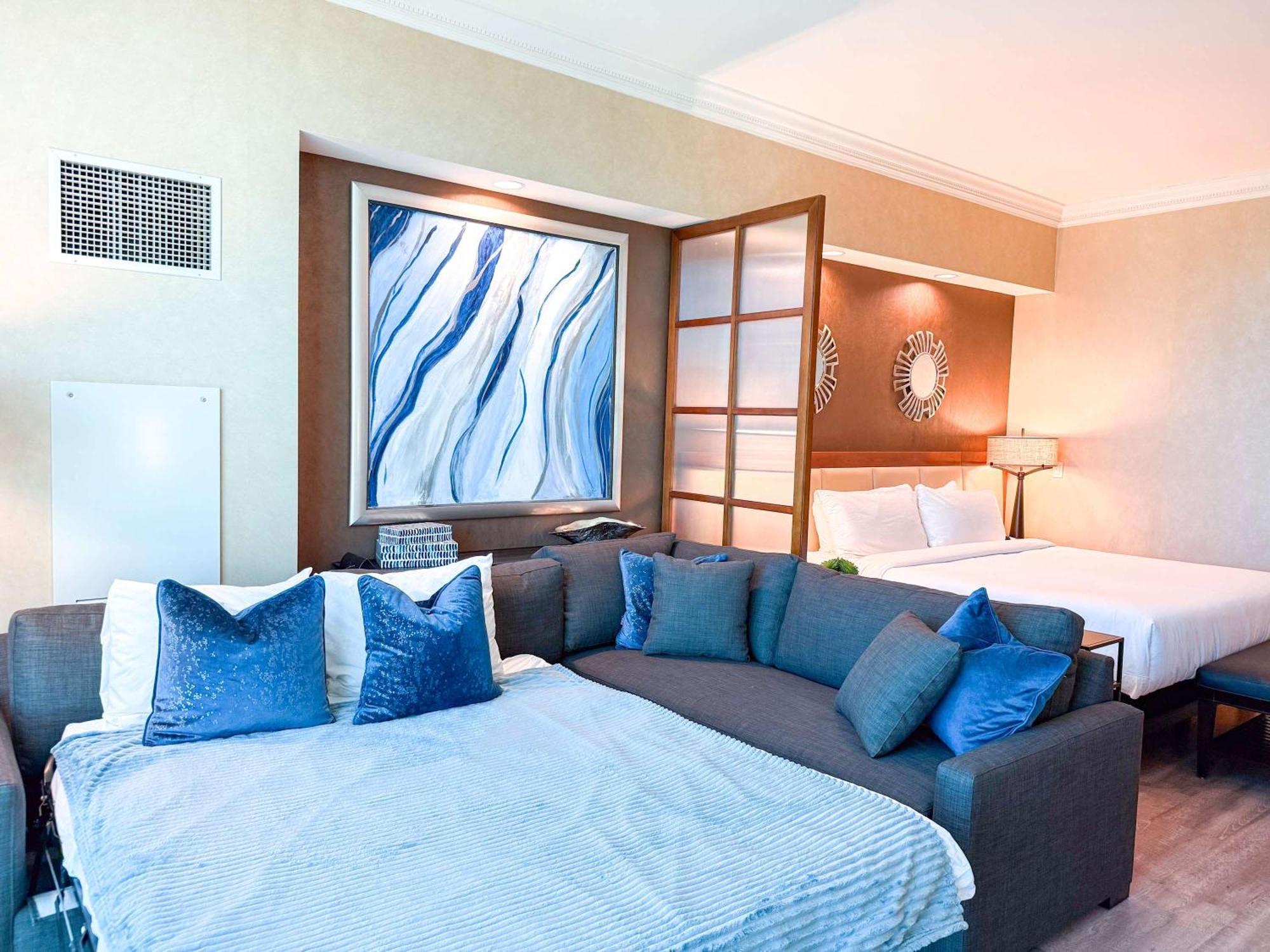 High Floor Strip View Suite& No Fee& Free Valet *