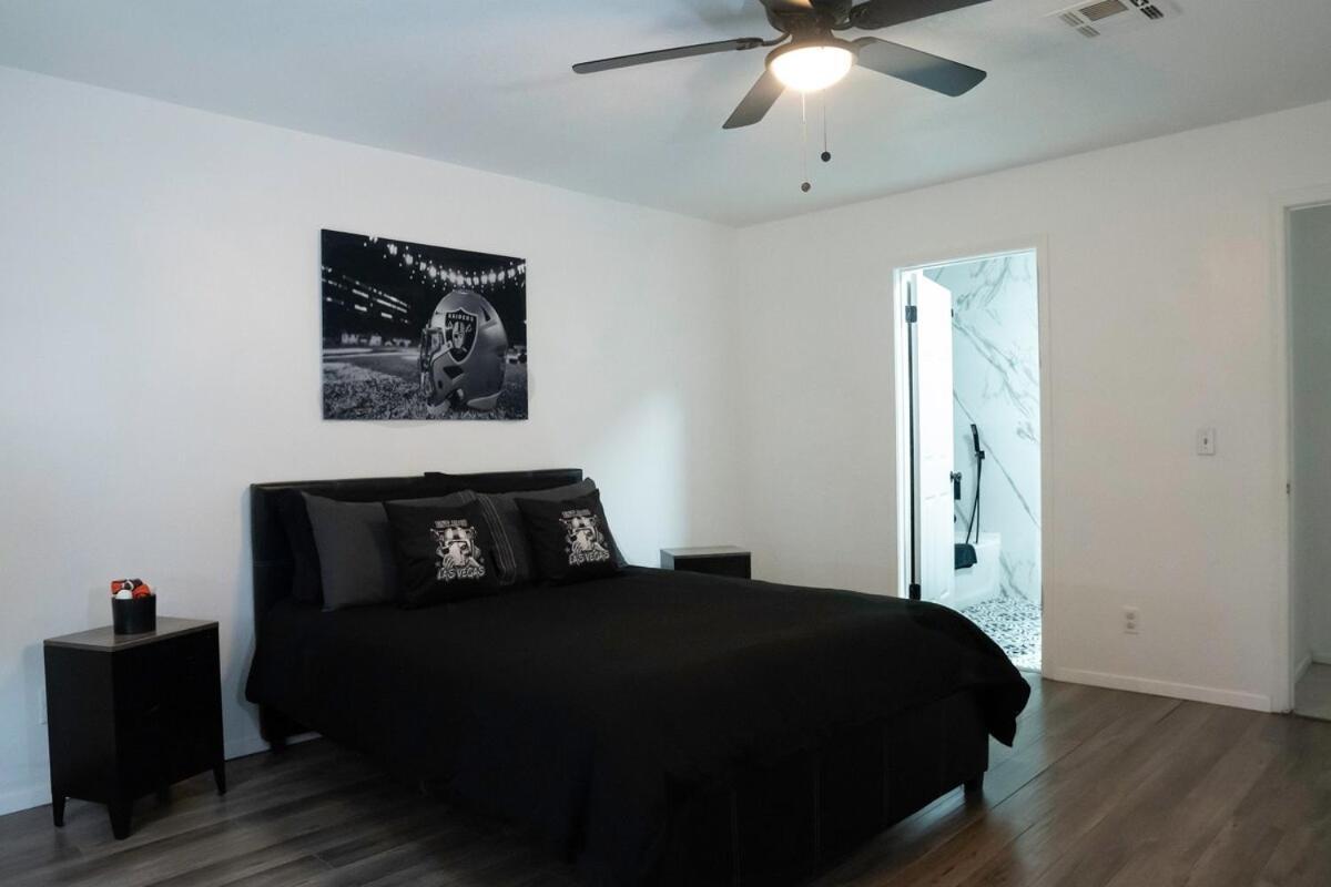 2 Bedroom Minutes From Vegas Strip Apartment