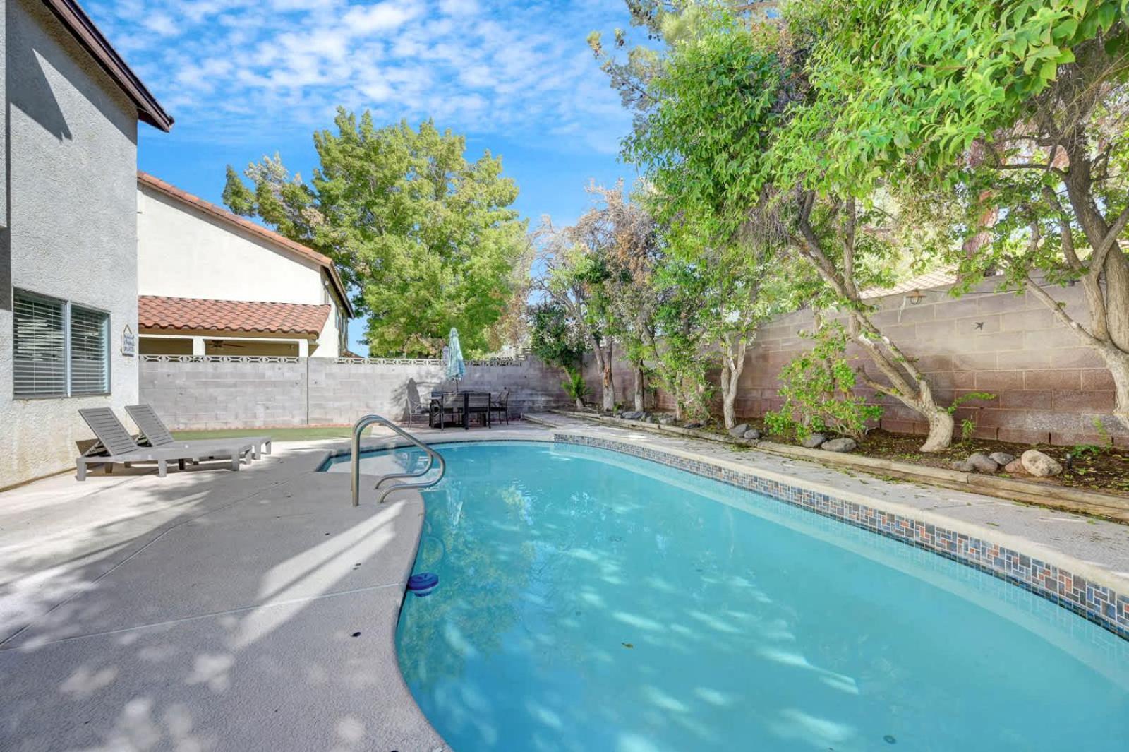 Holiday home Beautiful Renovated 4br W Pool *