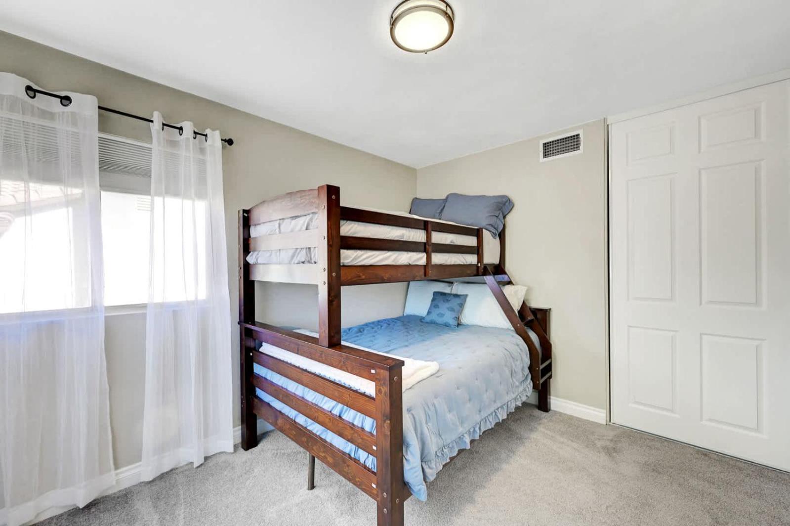 Holiday home Beautiful Renovated 4br W Pool