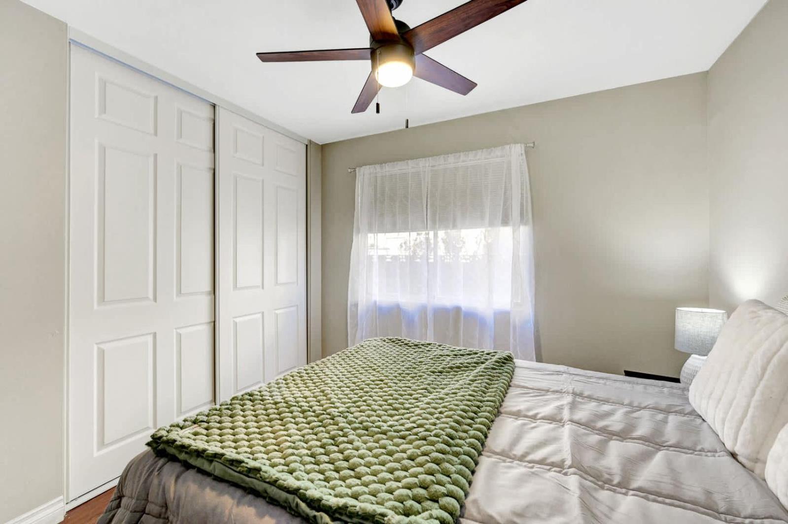 Beautiful Renovated 4br W Pool Holiday home