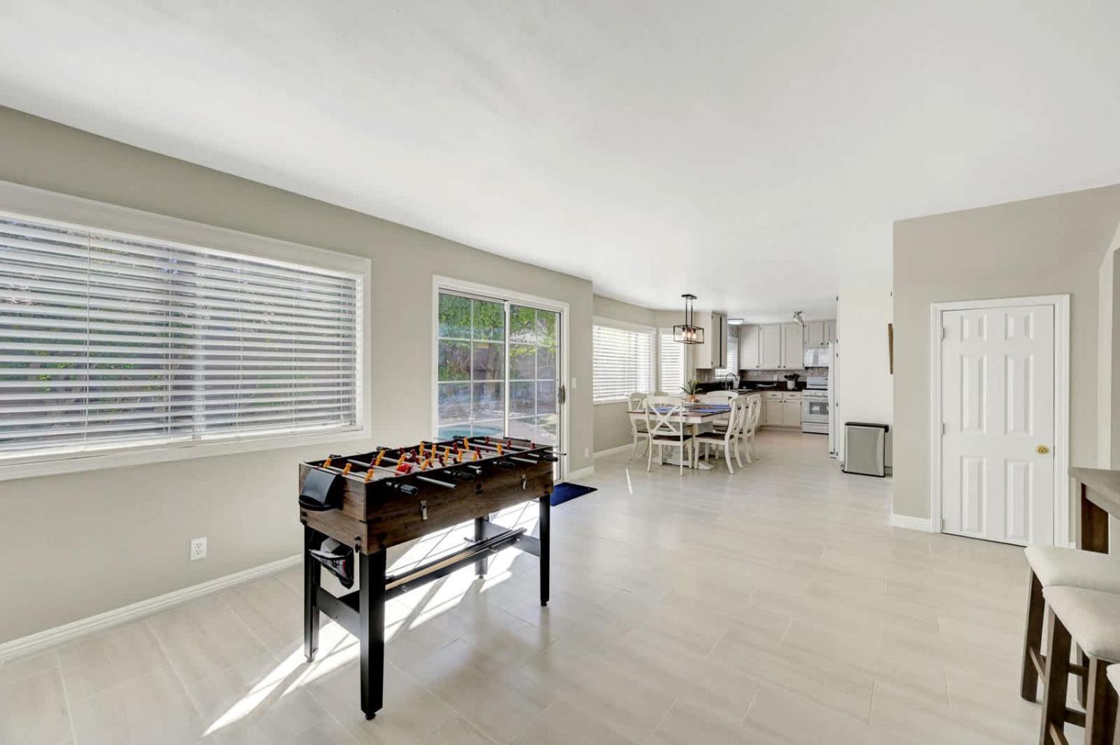 Holiday home Beautiful Renovated 4br W Pool *
