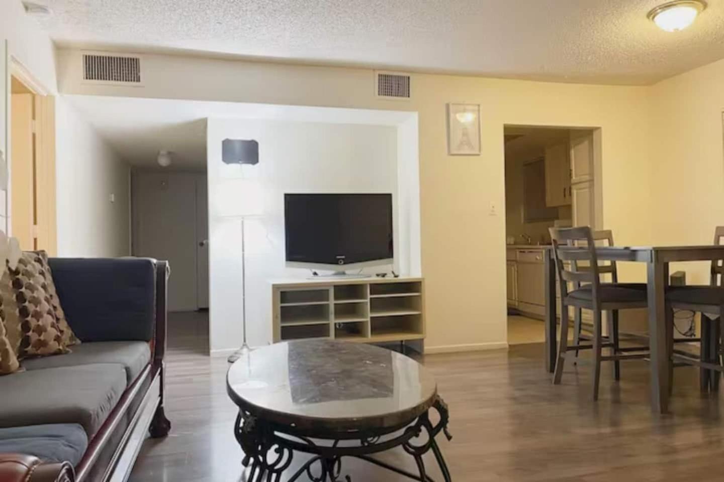 Holiday home 2 Or 3 Bedroom Walk To Mgm Casino And Strip