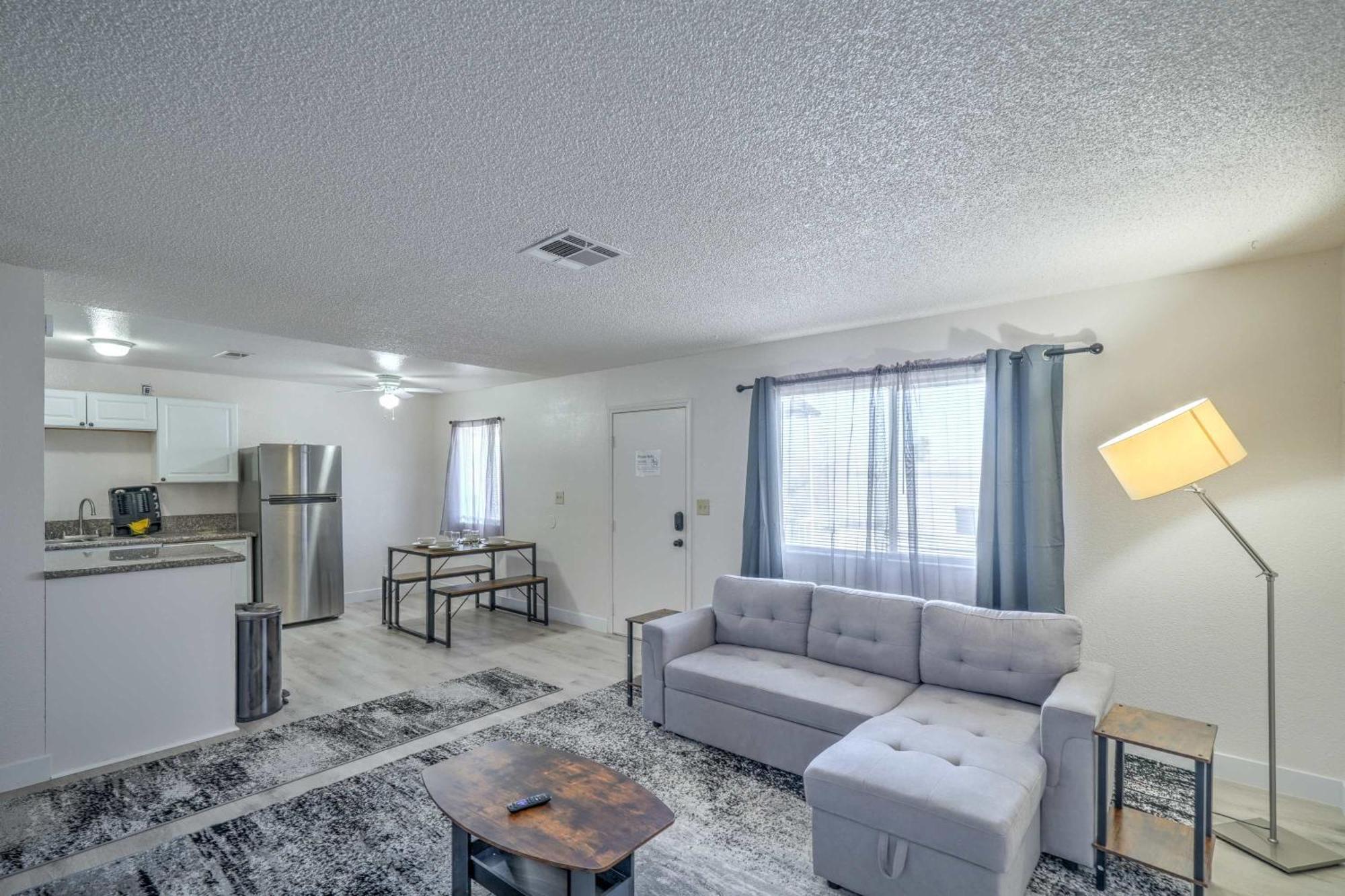 Your Vegas From Home! Sleeps 6! Holiday home *