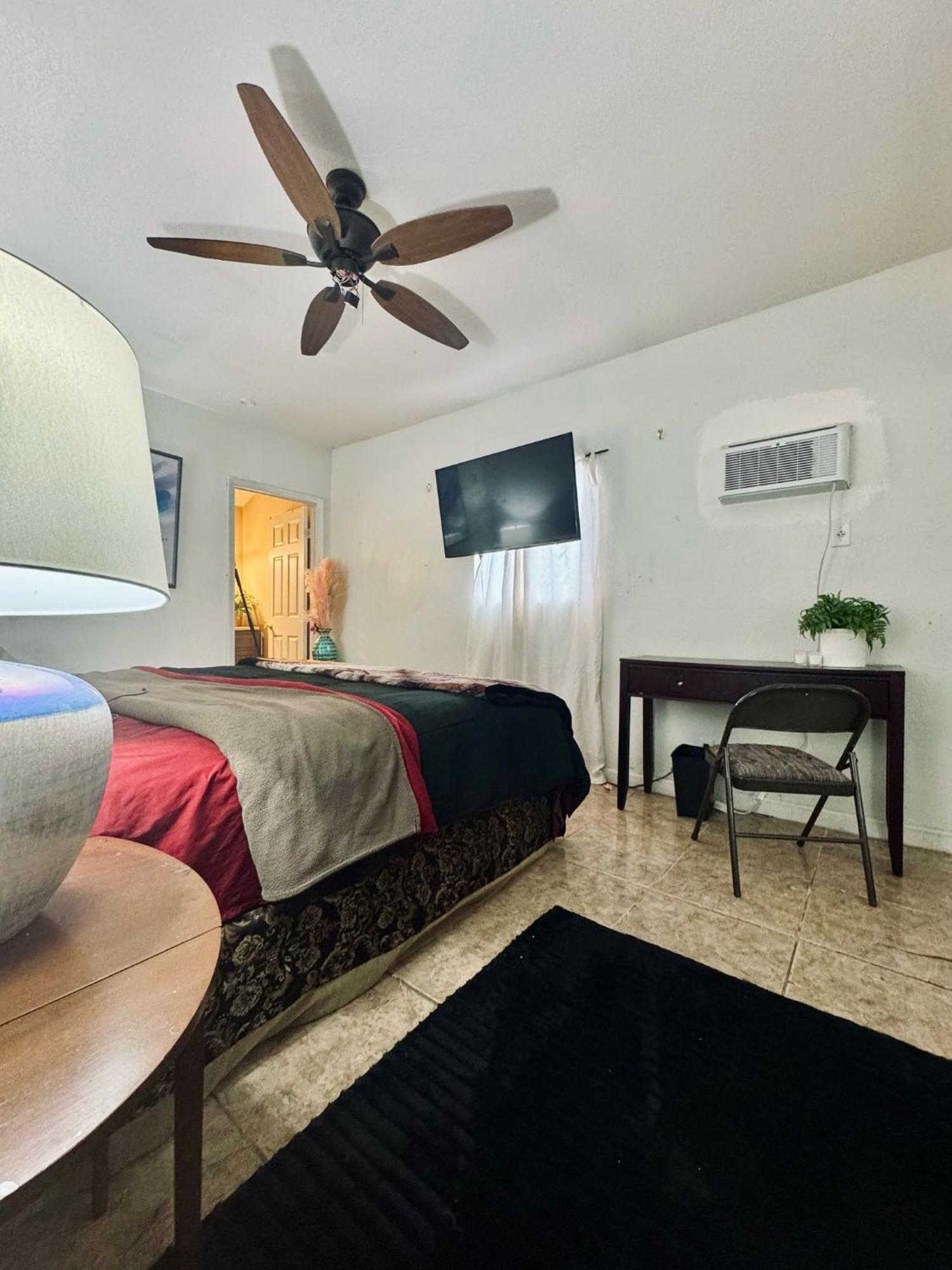 Cozy Close To The Strip In Vegas * Las Vegas